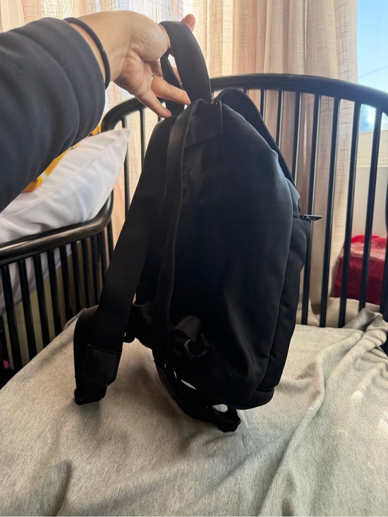 lululemon everyday backpack black 21L Not your average backpack Lululemon Everywhere Backpack (Black) :